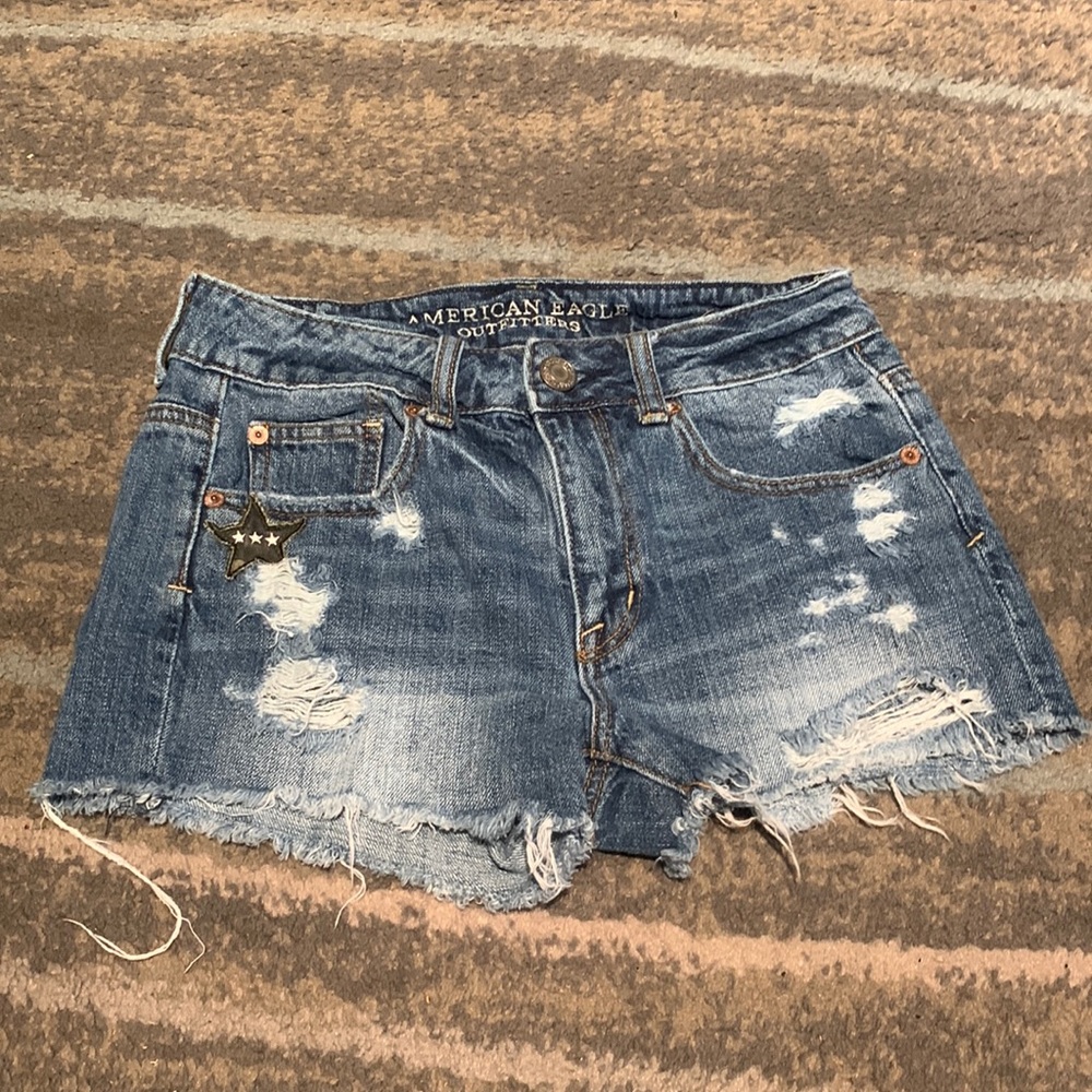 American Eagle Outfitters Women’s New York Patches Destroyed Cut Off Jean Short